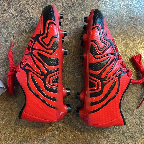 NEW Kid’s Soccer Football Cleats - Picture 4 of 11